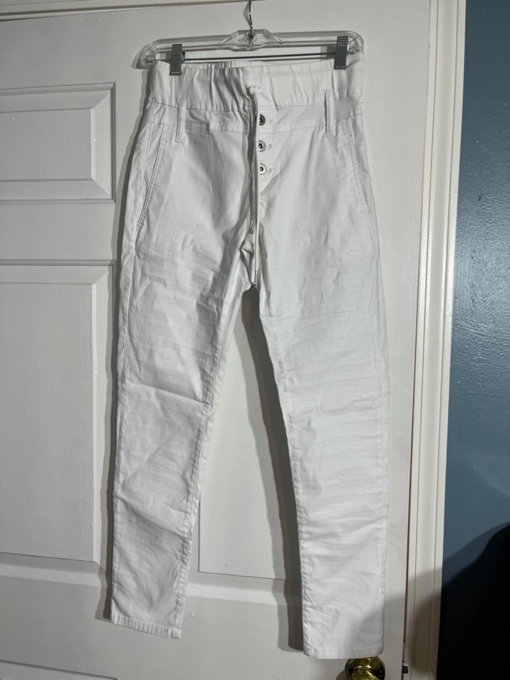 BEVY FLOG White High-Waist Button-Fly Skinny Jeans